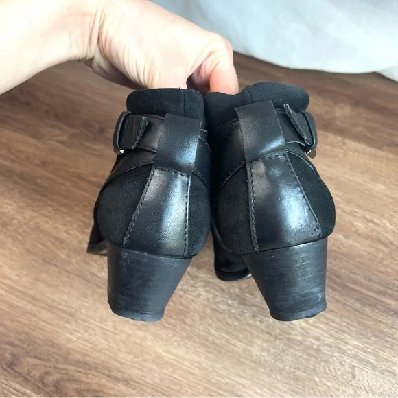 Aquatalia Black Suede Waterproof Farin Ankle Booties Boots Women Size 9 Italy - Picture 5 of 16